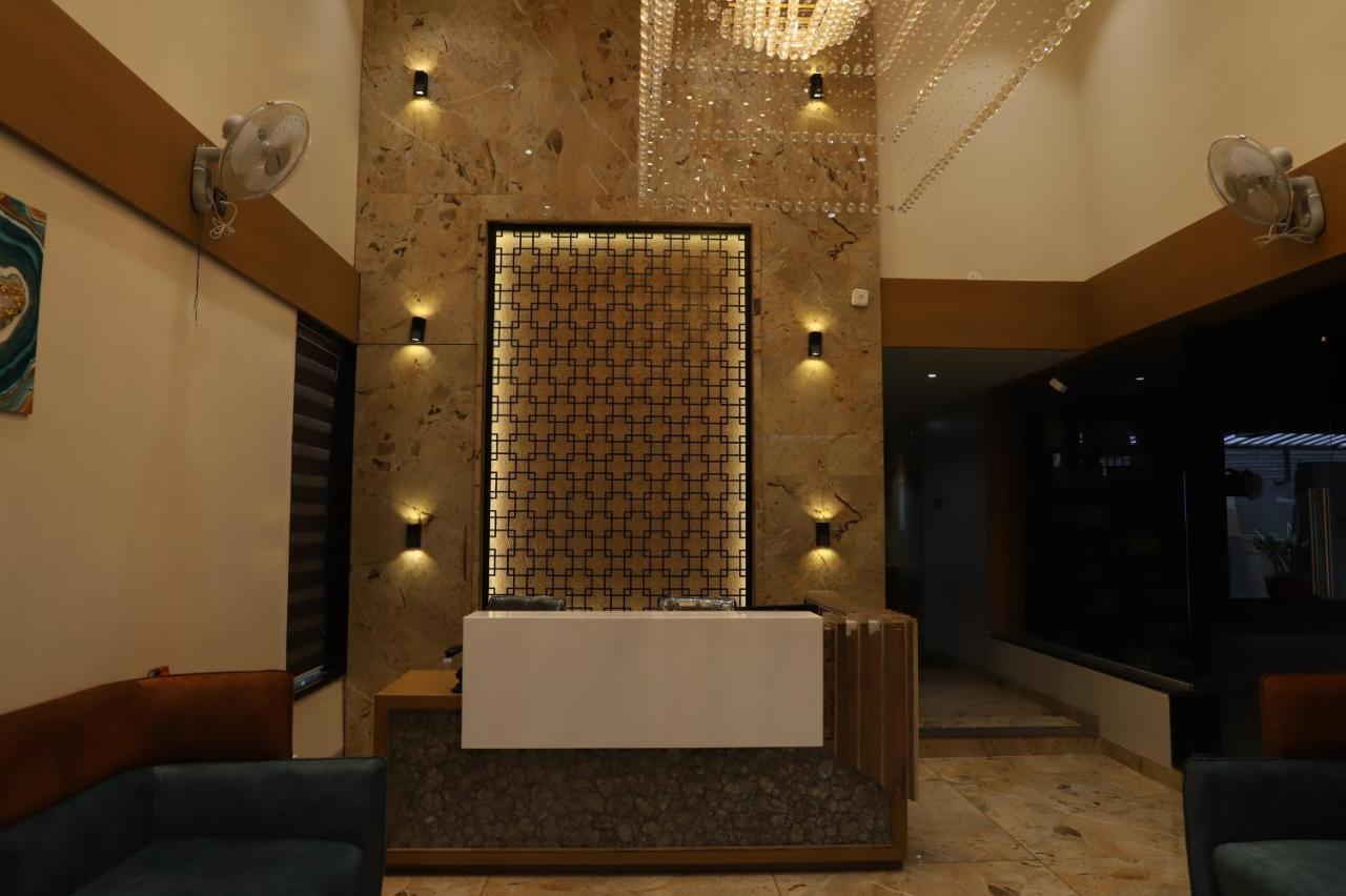Hotel Florence Nanded Εξωτερικό φωτογραφία